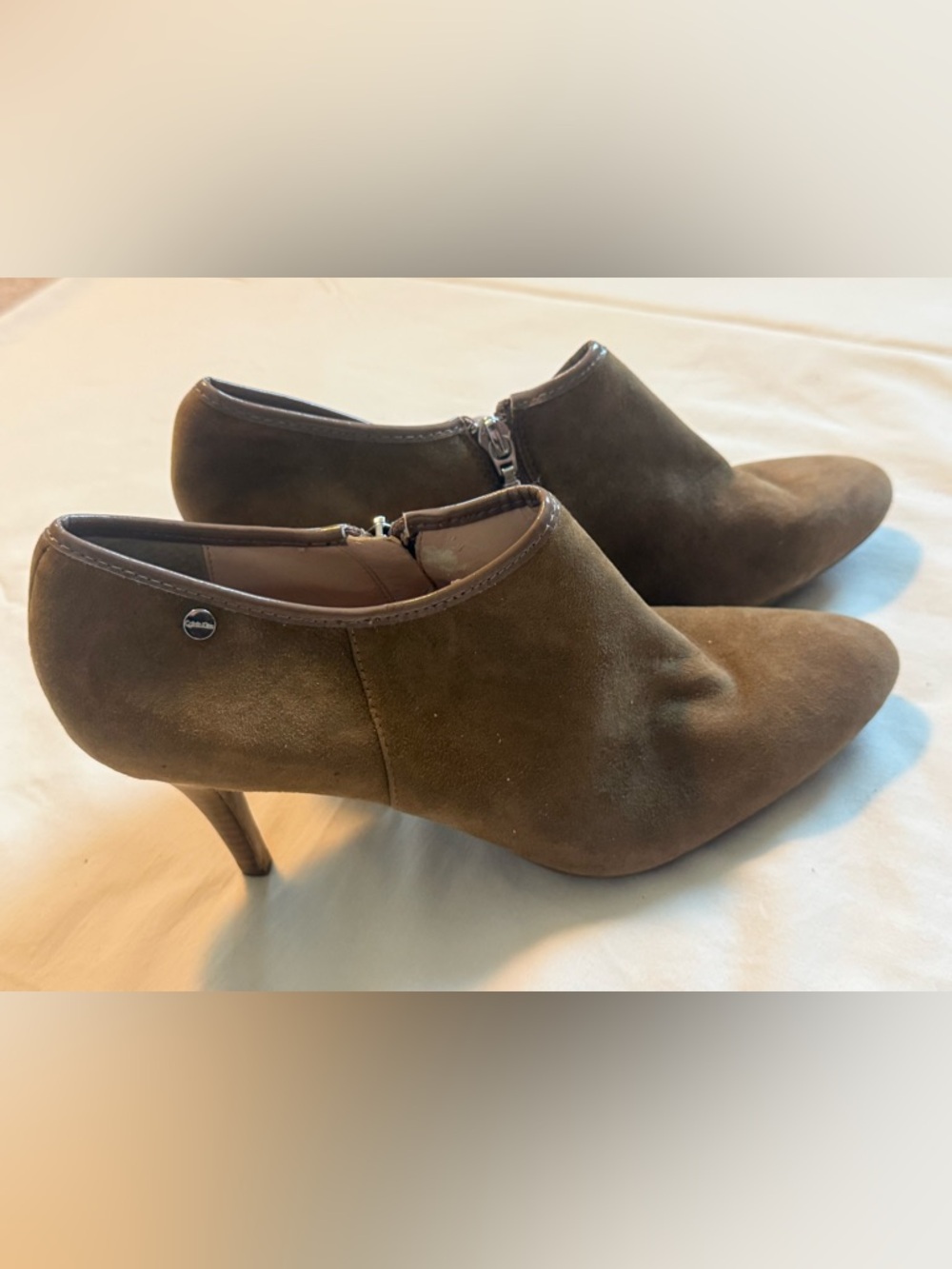 Calvin Klein Jenny Brown Suede Ankle Booties Kitten Heel Zip Size 9.5 M